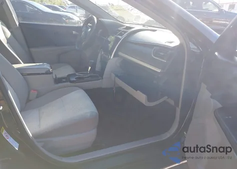 2014 Toyota Camry Le z USA, uszkodzony, nr VIN 4T1BF1FK0EU327483